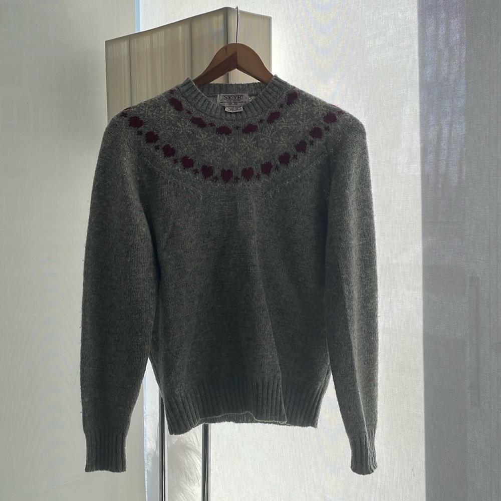 Vintage SKYR 100% shetland wool sweater